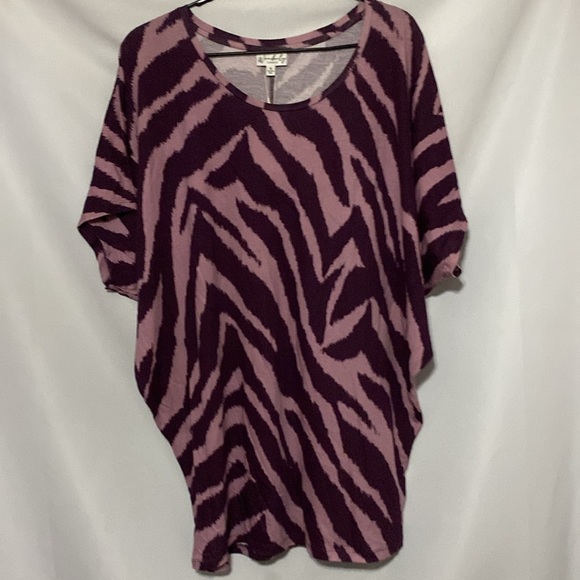 NWT Wonderly Mauve and Dark Purple Zebra Print Tunic Top Size 1X. Model Blend - Picture 6 of 10